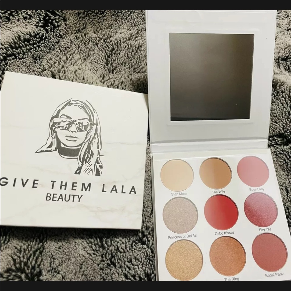 GIVE THEM LALA BEAUTY PALLET ❤️NWT❤️